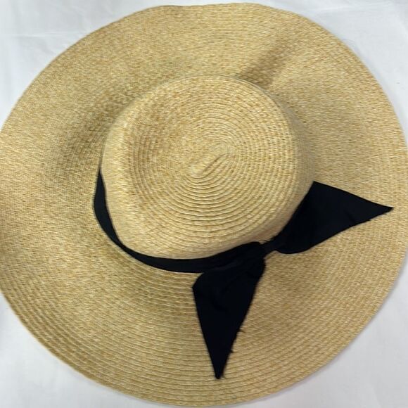 - Sun & Sands straw large brim hat with bow - Picture 7 of 7